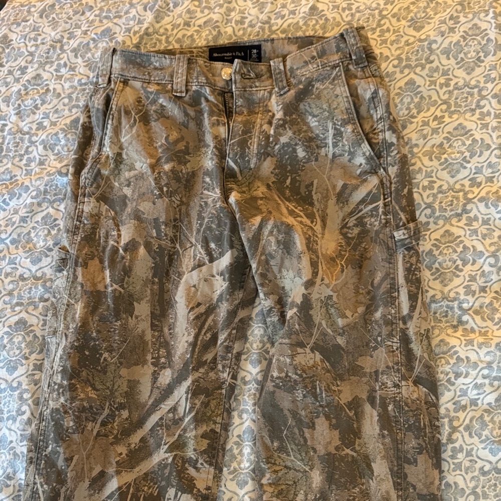 Abercrombie Outfitters Camouflage Cargo Pants